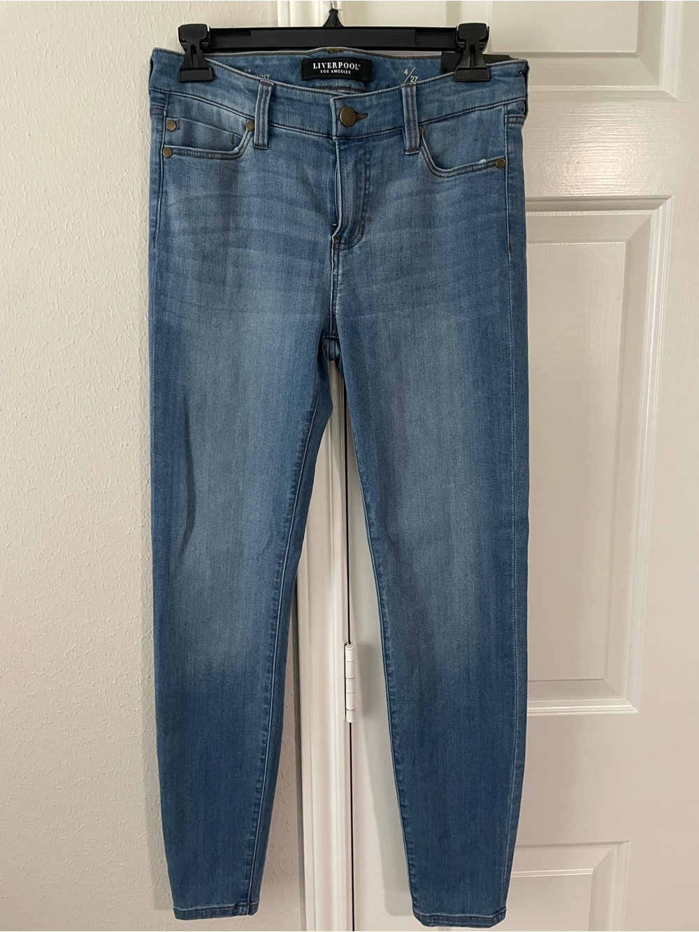 Liverpool Women's Skinny Jeans in Medium Blue Wash Size 4
